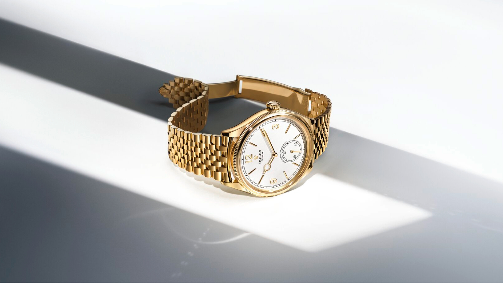 rolex-oyster-perpetual-universal-classic-style-m52508-0008-landscape