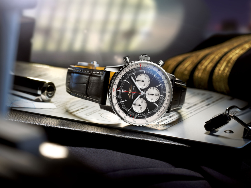 03-Still_Life_NAVITIMER_Chronograph_43_AB0138211B1P1_RVB